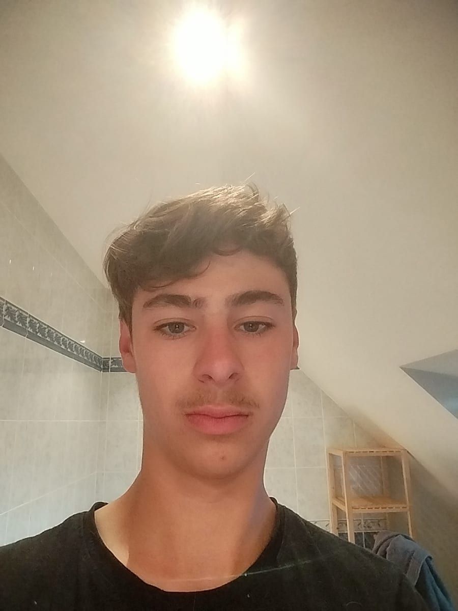 Profil de Osvaldo, 22 ans, Cruising gay à Bowman (Québec)