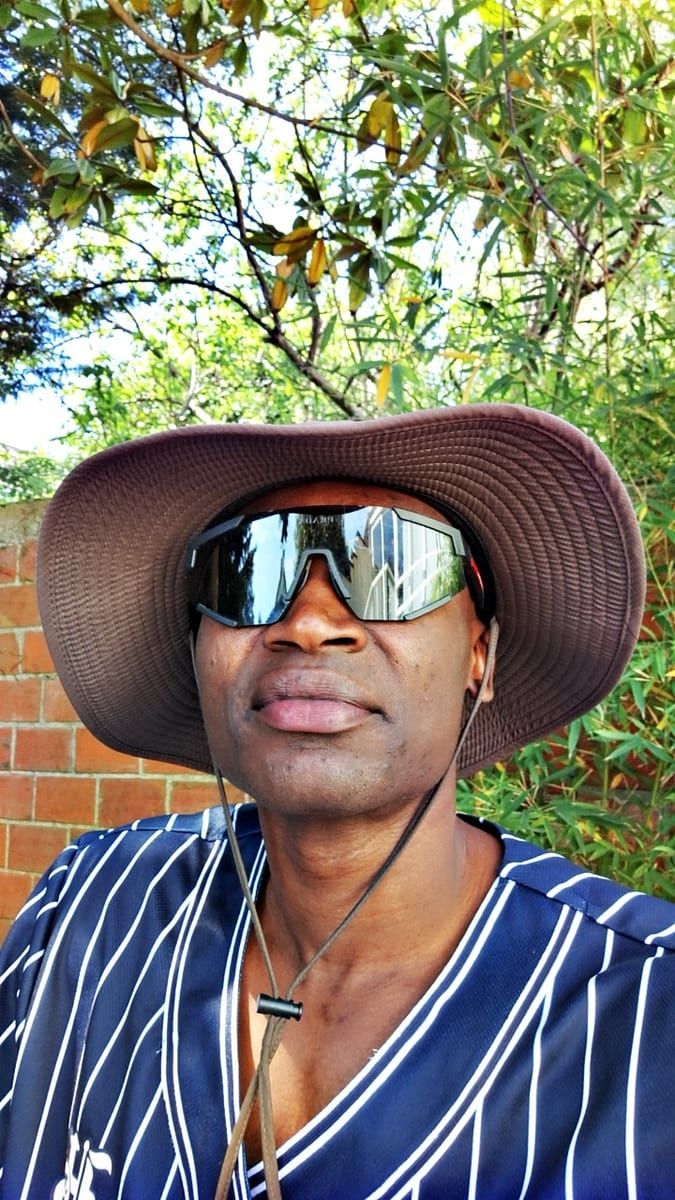 Hilan - Cruising gay à Labrecque Profil de Hilan, 35 ans, Cruising gay à Labrecque (Québec)