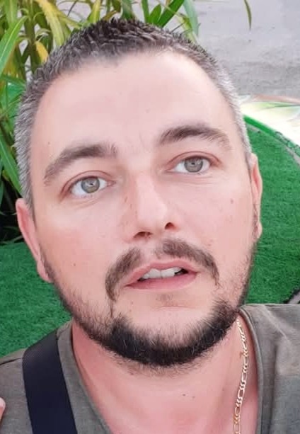 Moran - Cruising gay à Yamaska Profil de Moran, 35 ans, Cruising gay à Yamaska (Québec)