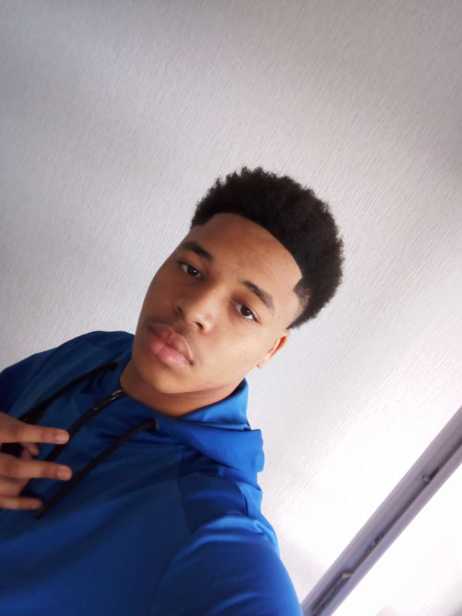 Amran - Cruising gay à Saint-Gilles Profil de Amran, 23 ans, Cruising gay à Saint-Gilles (Québec)