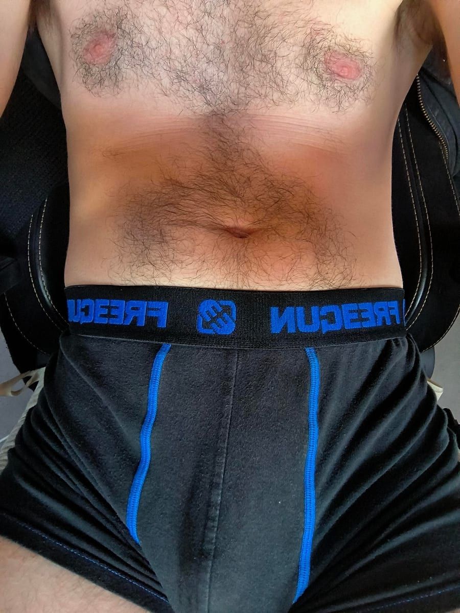 Profil de Joris, 23 ans, Cruising gay à Dollard-Des Ormeaux (Québec)