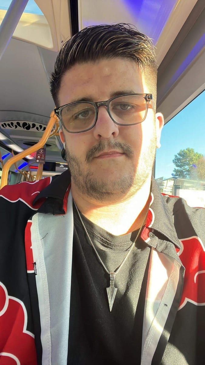 Oswald - Cruising gay à Saint-Gilles Profil de Oswald, 39 ans, Cruising gay à Saint-Gilles (Québec)