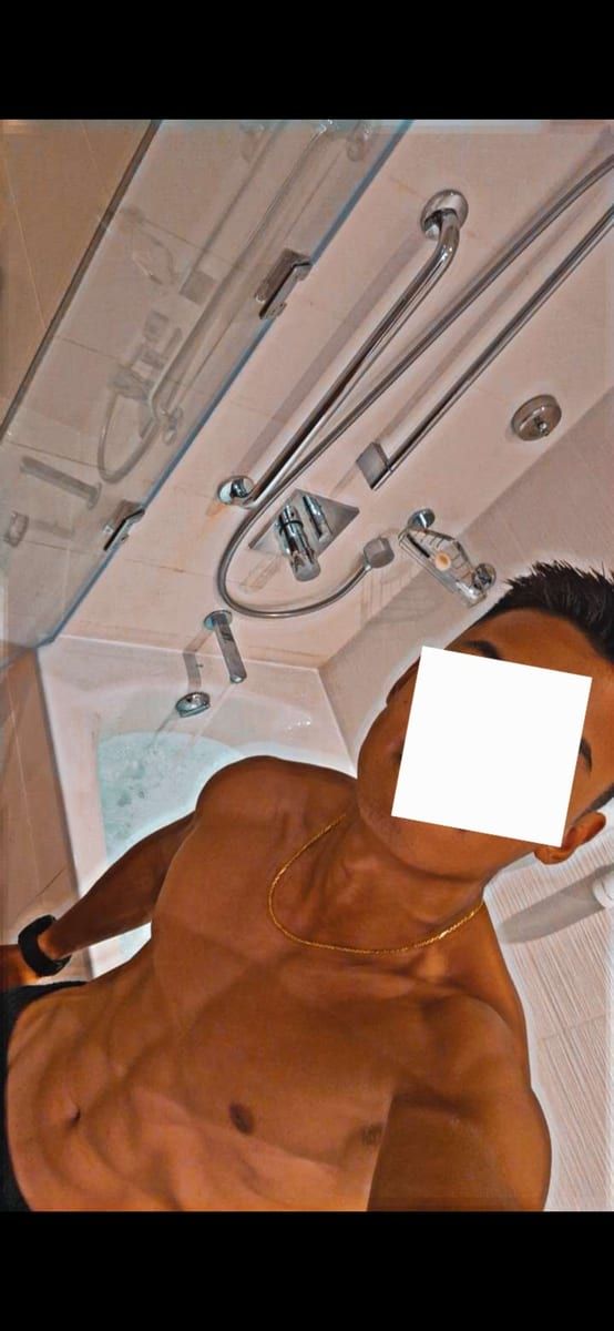 Nolwen - Cruising gay à Adstock Profil de Nolwen, 33 ans, Cruising gay à Adstock (Québec)