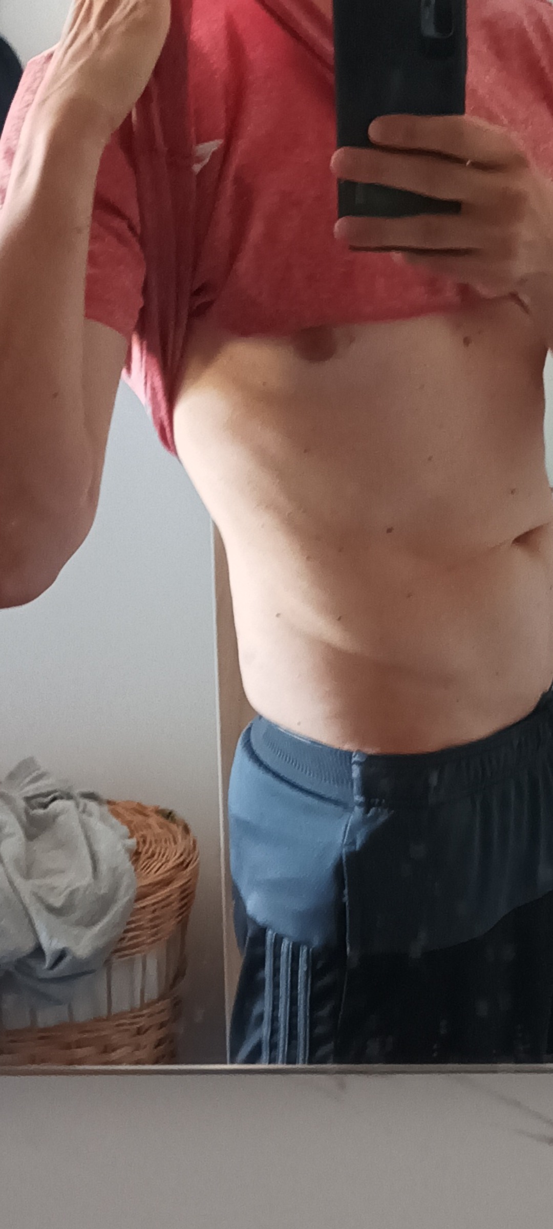Hugue - Cruising gay à Adstock Profil de Hugue, 27 ans, Cruising gay à Adstock (Québec)