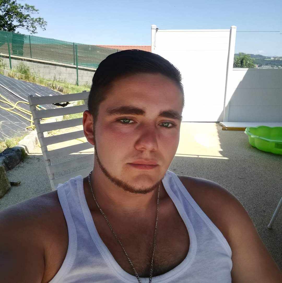 Yassin - Cruising gay à Laurier-Station Profil de Yassin, 26 ans, Cruising gay à Laurier-Station (Québec)