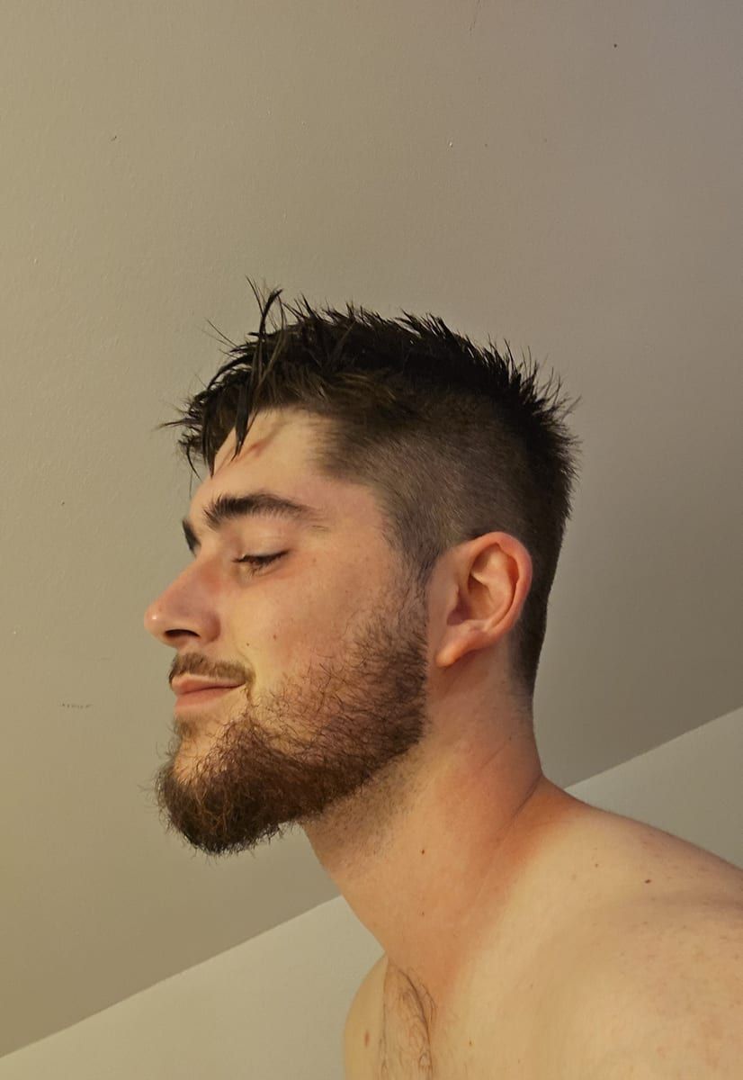 Loe - Cruising gay à Wemindji Profil de Loe, 45 ans, Cruising gay à Wemindji (Québec)