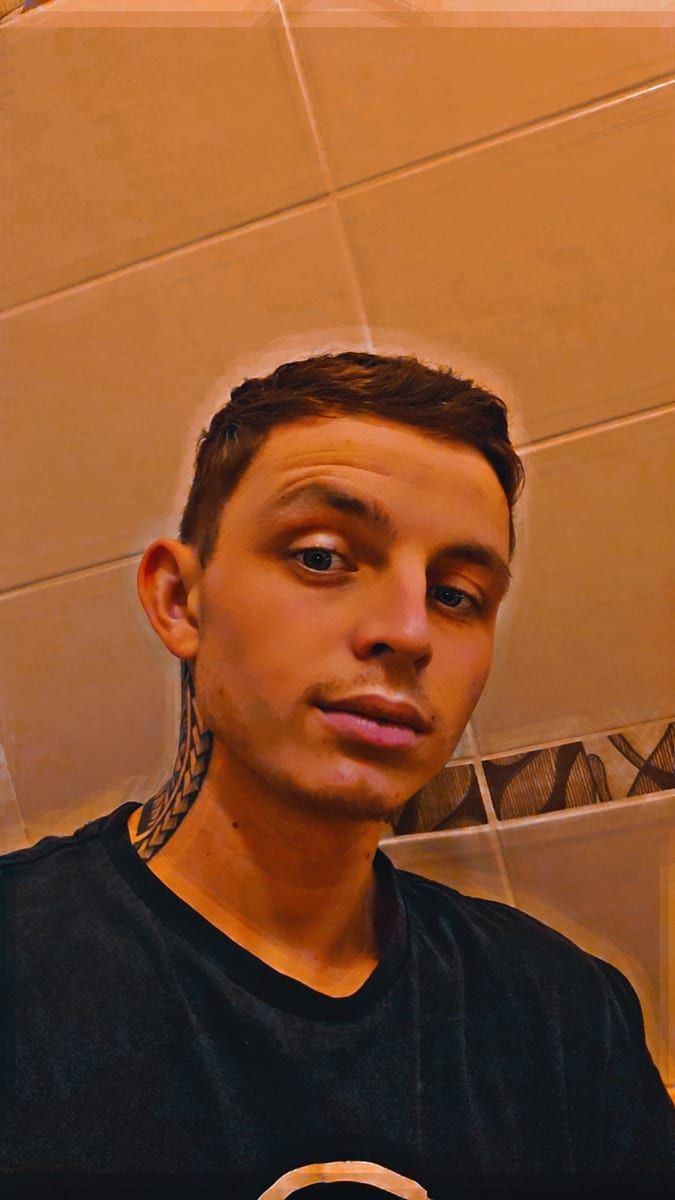 Abdon - Cruising gay à Yamaska Profil de Abdon, 24 ans, Cruising gay à Yamaska (Québec)