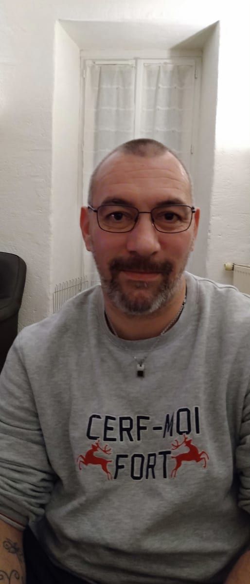 Giovanny - Cruising gay à Saint-André-Avellin Profil de Giovanny, 42 ans, Cruising gay à Saint-André-Avellin (Québec)