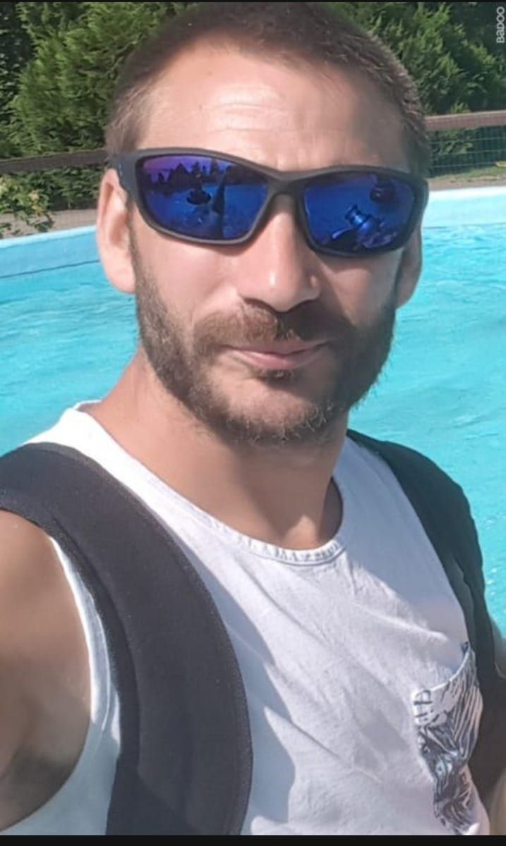 Tian - Cruising gay à Sainte-Lucie-des-Laurentides Profil de Tian, 27 ans, Cruising gay à Sainte-Lucie-des-Laurentides (Québec)