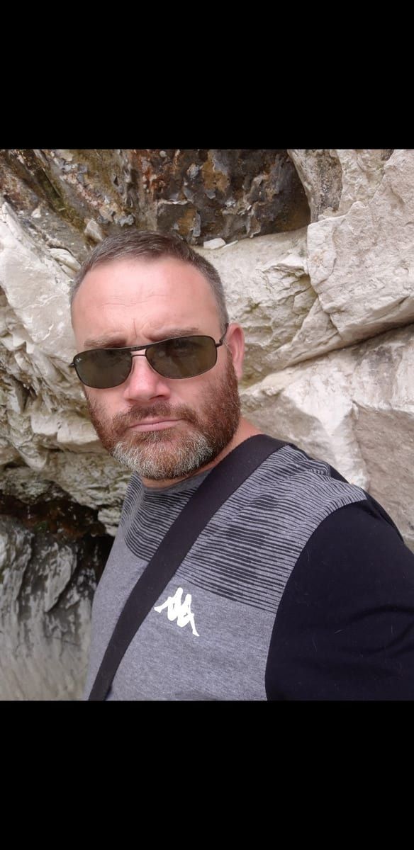 Irvin - Cruising gay à Compton Profil de Irvin, 37 ans, Cruising gay à Compton (Québec)