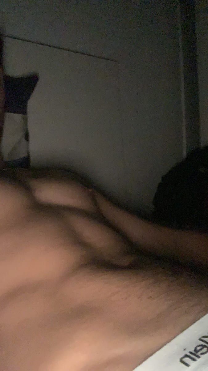 Alem - Cruising gay à Cayamant Profil de Alem, 37 ans, Cruising gay à Cayamant (Québec)
