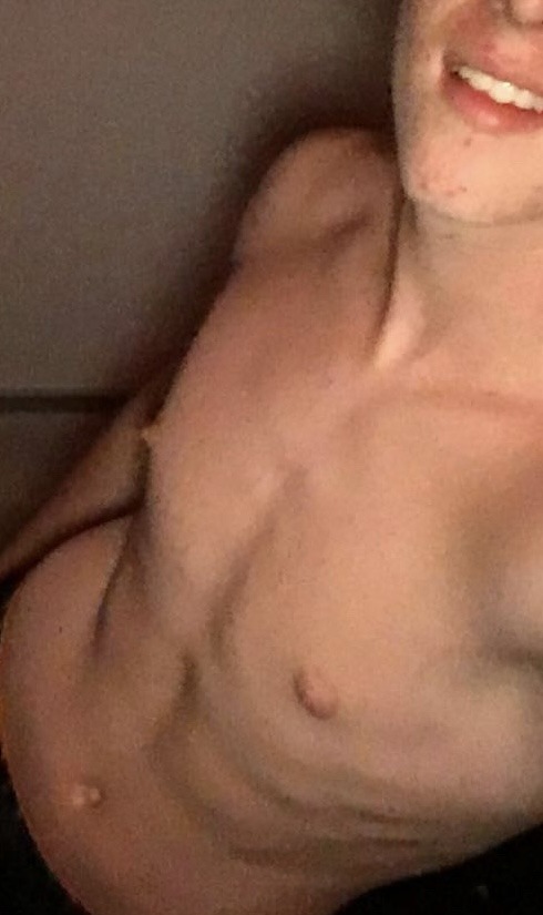 Ousmane - Cruising gay à Adstock Profil de Ousmane, 35 ans, Cruising gay à Adstock (Québec)