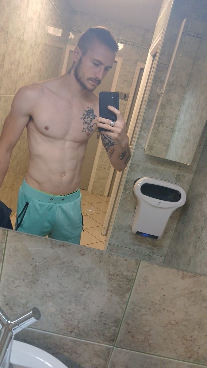 Profil de Marien, 36 ans, Cruising gay à Saint-Clément (Québec)