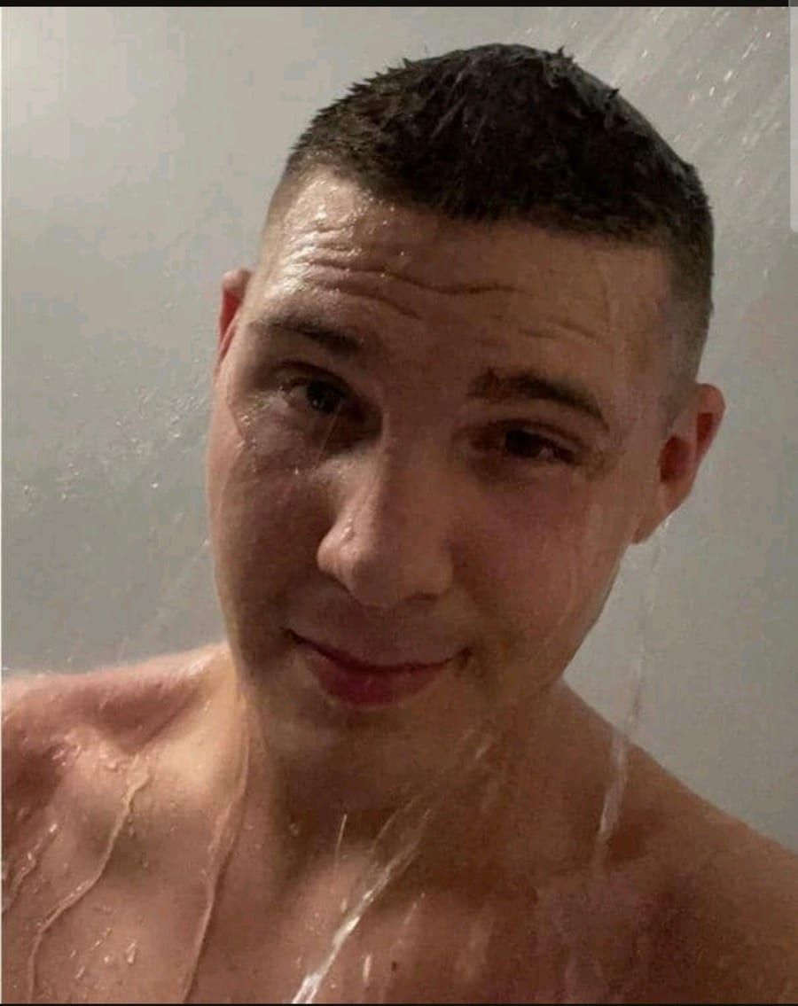 Rodriguez - Cruising gay à Saint-Gilles Profil de Rodriguez, 30 ans, Cruising gay à Saint-Gilles (Québec)