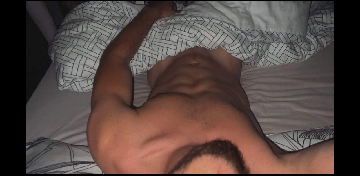 Diadie - Cruising gay à Saint Andrews Profil de Diadie, 22 ans, Cruising gay à Saint Andrews (Nouveau-Brunswick)