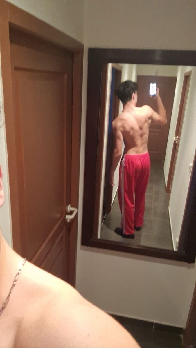 Andris - Cruising gay à Macamic Profil de Andris, 32 ans, Cruising gay à Macamic (Québec)